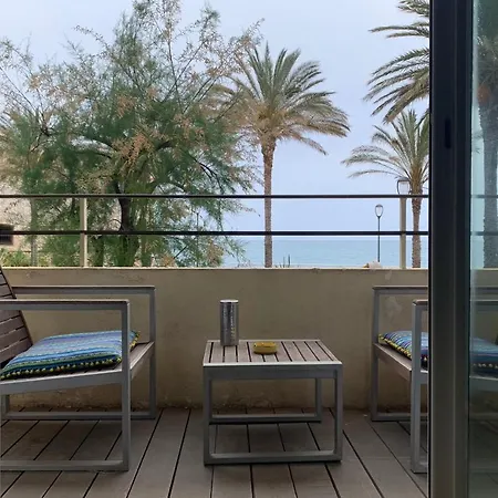 Fully Equipped Beachfront In The Heart Of The Center Apartment