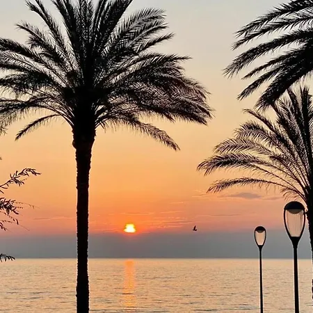 Fully Equipped Beachfront In The Heart Of The Center Bd Leclerc * 앙티브