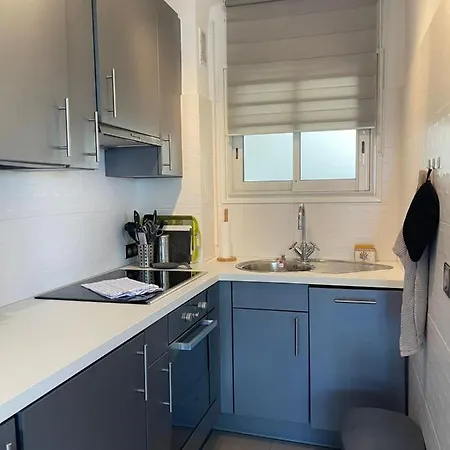 Fully Equipped Beachfront In The Heart Of The Center Bd Leclerc 아파트 앙티브