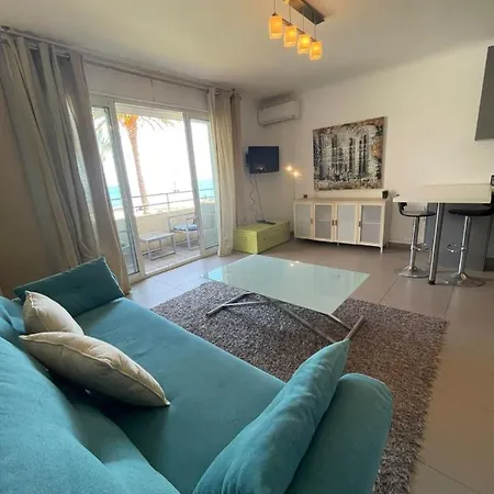 아파트 Fully Equipped Beachfront In The Heart Of The Center Bd Leclerc 앙티브