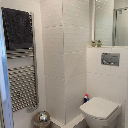 Fully Equipped Beachfront In The Heart Of The Center *