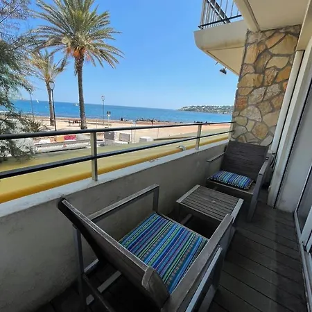 Fully Equipped Beachfront In The Heart Of The Center Bd Leclerc 아파트 *