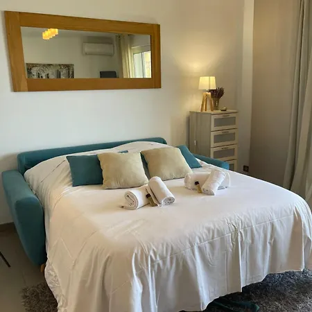 Fully Equipped Beachfront In The Heart Of The Center Bd Leclerc 아파트